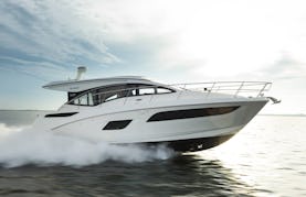 Charter this 32 ft Sundancer Motor Yacht with SeaBob for 12 People in Sag Harbor, New York
