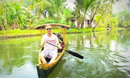 Hop into a Canoe and Explore the Gentle Waterways of Alappuzha, India