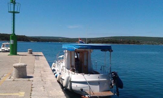 Taxi Boat Excursions onboard 26' Semideplasman Boat in Punat