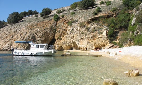 Taxi Boat Excursions onboard 26' Semideplasman Boat in Punat