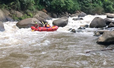 Rafting en eau vive à Chiang Mai à Mae Taeng+VTT 1 heure.