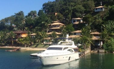 Alquile el yate a motor Ferretti 70 en Angra dos Reis, Río de Janeiro