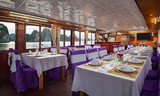 Découvrez les merveilles de la baie d'Halong lors de la croisière Lavender avec 7 cabines