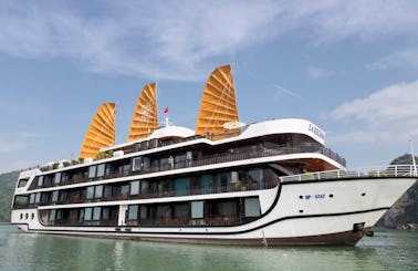 Book the La Regina Legend Cruise in Hà Nội, Vietnam