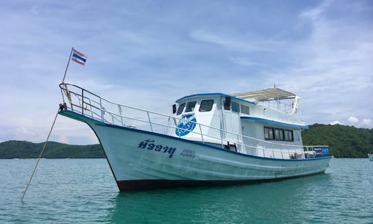 Plongée sous-marine - Snorkeling - Excursions d'île en île et croisières au coucher du soleil