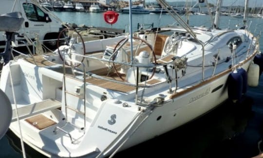 The Pleasure of Sailing with Comfort - Beneteau Oceanis 43 Sailboat