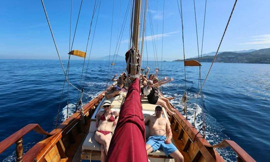 Lasciati trasportare dall'emozione, sali sul Ganesh Costiera Amalfitana-Penisola Sorrentina-Golfo di Napoli