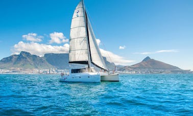 Catamarã à vela de luxo para aluguel de fretamento particular na Cidade do Cabo