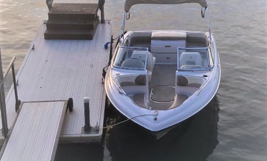 19' Four Winns - Fun in the Sun, daily, weekly or monthly rates available