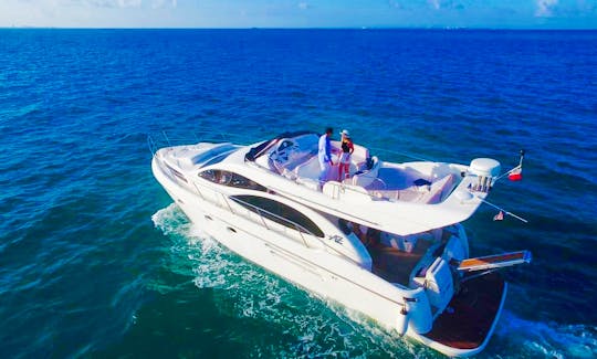48' Azimut Motor Yacht Charter in Cancún, Mexico