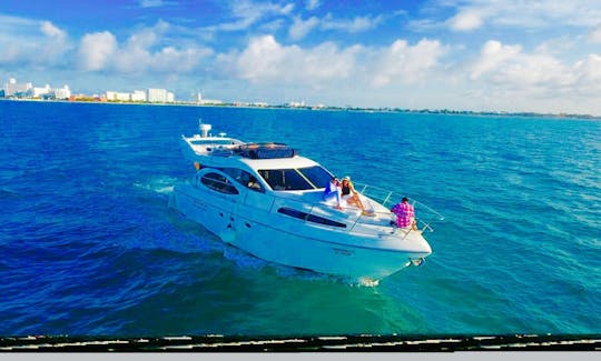 48' Azimut Motor Yacht Charter in Cancún, Mexico