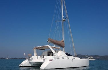 The Moonlight 39ft - Private sailing catamaran charter