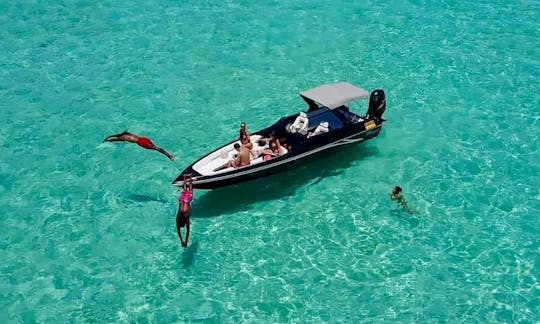 Louez un bateau « Magic » Bowrider à Trou d'Eau Douce, dans le district de Flacq