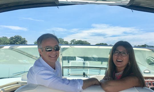 Aproveite nosso serviço de classe mundial a bordo do Sea Ray 400 Sundancer