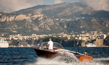 Riva Super Florida Boat for 4 Person in Sorrento, Campania