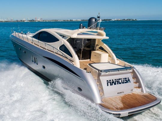¡DISFRUTA DE MIAMI EN UN GIANETTI DE 70 PIES!