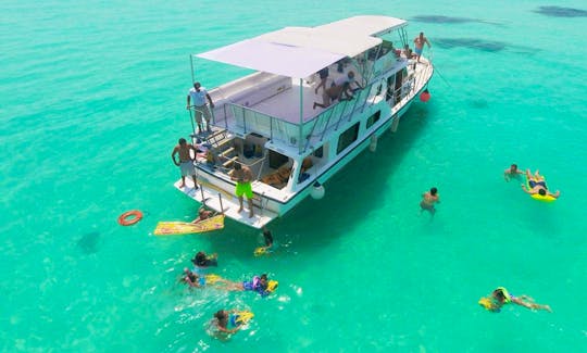 Boat for Groups of up to 60 People in Cancún, Quintana Roo