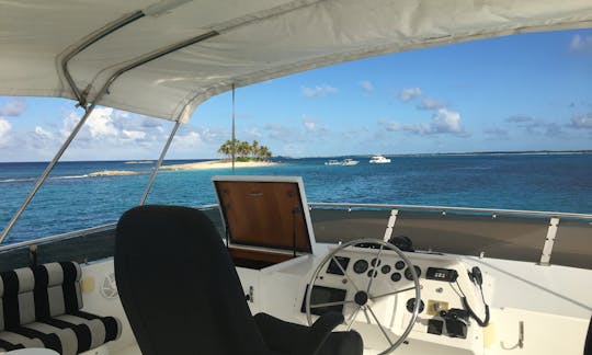 Évitez la foule, louez un yacht Rayburn de 62 pieds vers Rose Island et Green Cay 
