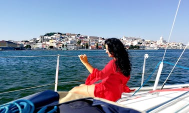 Coastline Sailing Aboard a 31 ft Cruising Monohull in Lisboa, Portugal