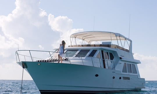 Avoid the Crowds, 62’ft Rayburn Yacht Charter to Rose Island and Green cay 