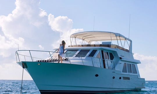 Avoid the Crowds, 62’ft Rayburn Yacht Charter to Rose Island and Green cay 