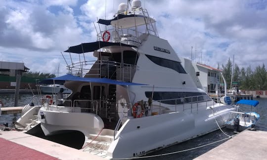 Luxuryyachtscancun BOLDER WON Power Cat