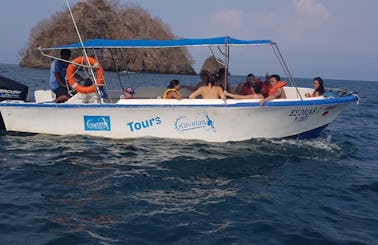 Rent Powerboat for 6 People in Puntarenas, Provincia de Puntarenas