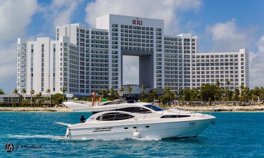 48' Azimut Motor Yacht Charter in Cancún, Mexico