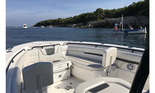 Comfortable bow seating for both sight seeing and sunbathing