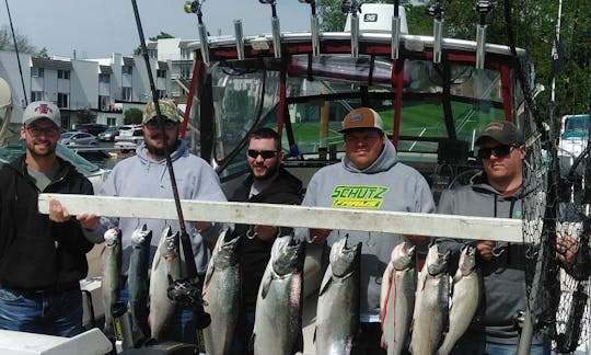 Charter de pesca para 6 personas en Kenosha, Wisconsin con el Capitán Chris