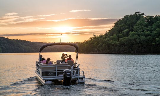 Sun Tracker Party Barge 22 DLX in Porto, Portugal