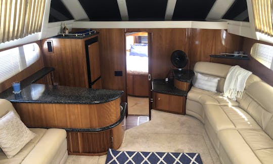 Stunning 42' Carver 396 Yacht with Captain, Lake Norman