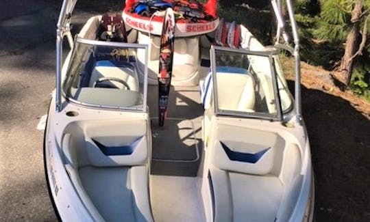 Bayliner Bowrider with Tower, Wakeboard, Water Ski's, Ropes and Jackets