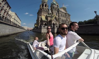 Location de bateau « Tolsty » pour 2-4 personnes à Saint-Pétersbourg, Russie