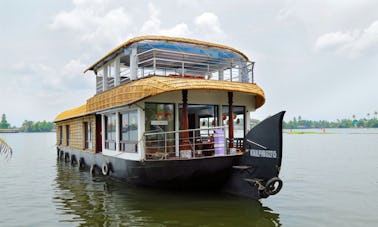 Deluxe Room In a Houseboat