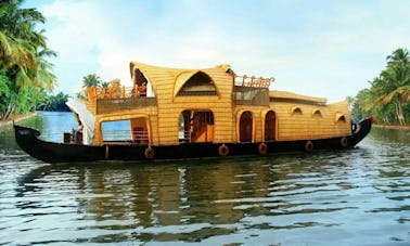 1 Bedroom Deluxe Houseboat