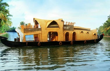 1 Bedroom Deluxe Houseboat