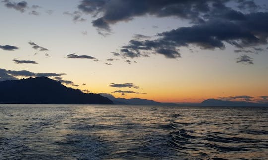 Petit groupe au coucher du soleil à Positano