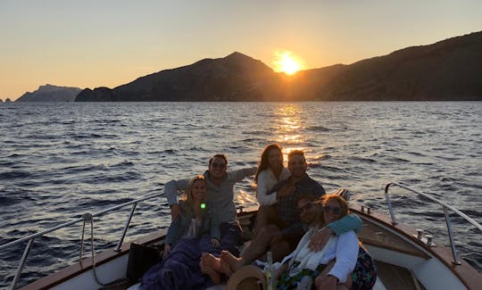 Petit groupe au coucher du soleil à Positano