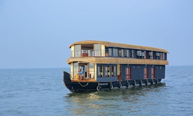 3 Bedroom Premium Houseboat