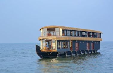 3 Bedroom Premium Houseboat