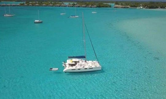 Book the 46' Léopard Cruising Catamaran in Papeete, Windward Islands