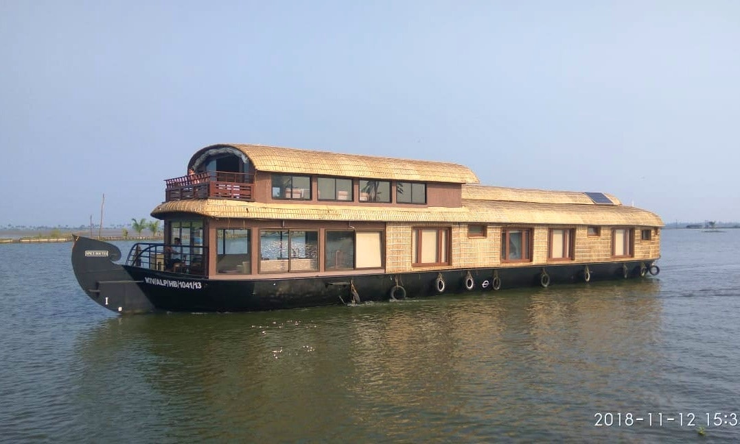 4 Bedroom Premium Houseboat Getmyboat
