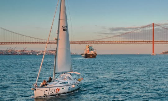 Jeanneau Sun Odessey 42 DS Cruising Monohull for 12 People in Lisbon, Portugal