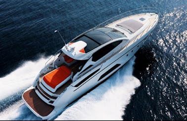 2013 Azimut Luxury Yacht Charter in Miami, Florida