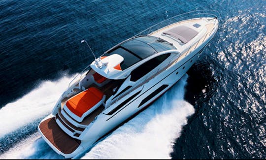 2013 Azimut Luxury Yacht Charter in Miami, Florida