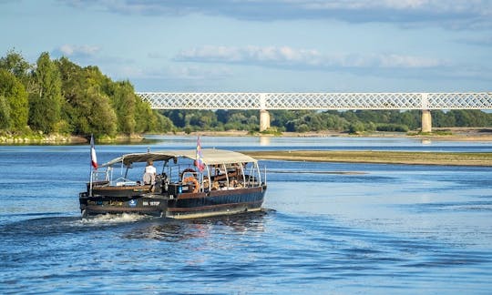 Explore Saumur Pays de la Loire On Saumur Loire Boat