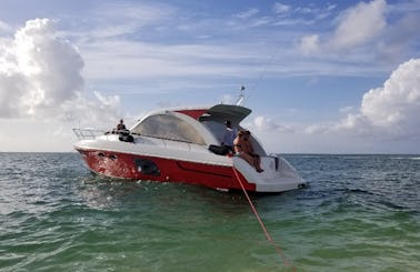 40' Cantieri Casa HT Motor Yacht Charter in Cayman Islands!
