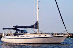 Set sail on NY Harbor aboard this beautiful and luxurious Ericson sloop!