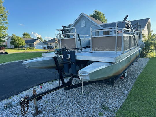 17' Pontoon Boat Rental near White Bear Lake